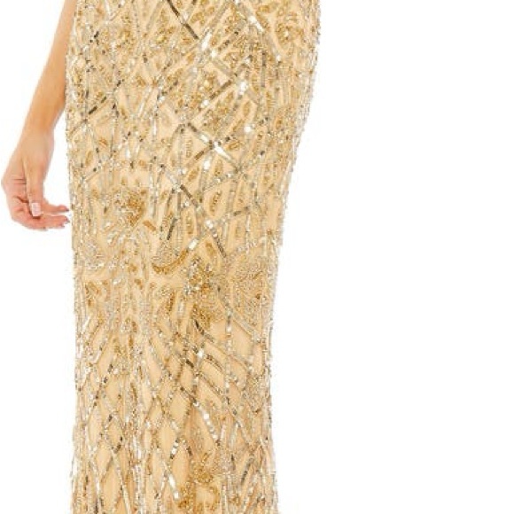 Mac Duggal Elegant Gold Sequin Gown - Picture 1 of 3